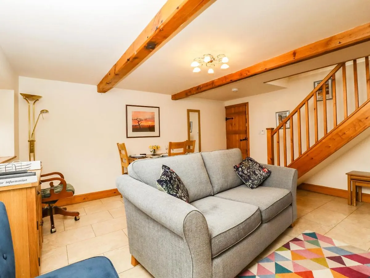 Kestrel Cottage كيغلي 0*,