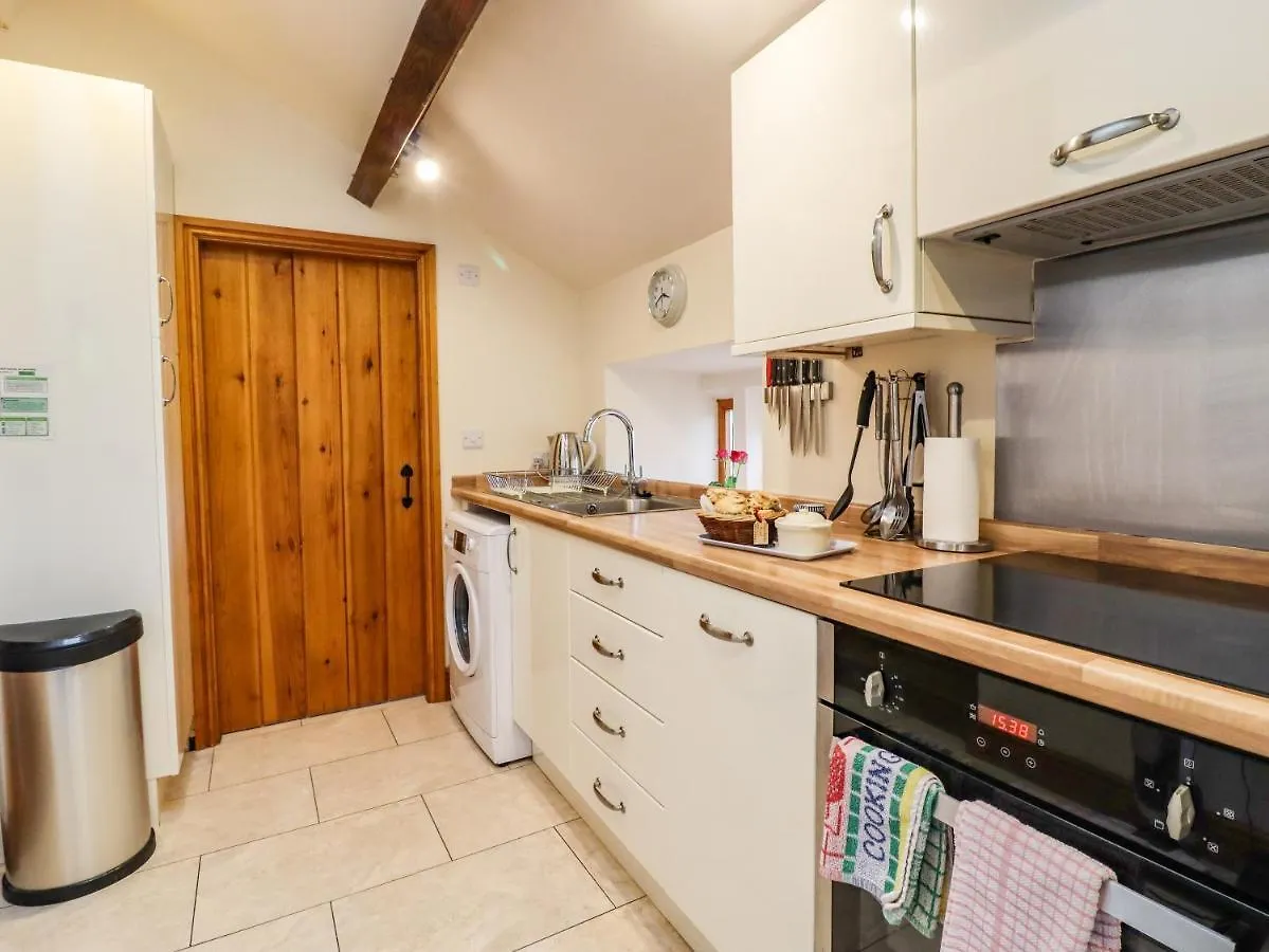 Kestrel Cottage كيغلي 0*,